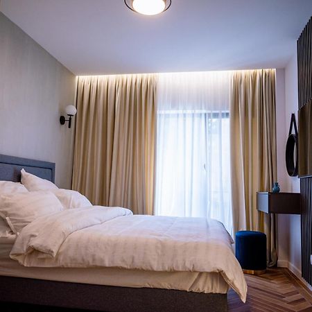 Papi House Lägenhet Targoviste Exteriör bild