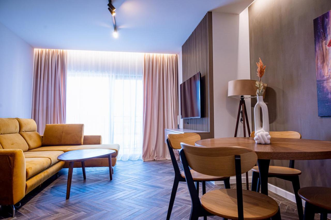 Papi House Lägenhet Targoviste Exteriör bild