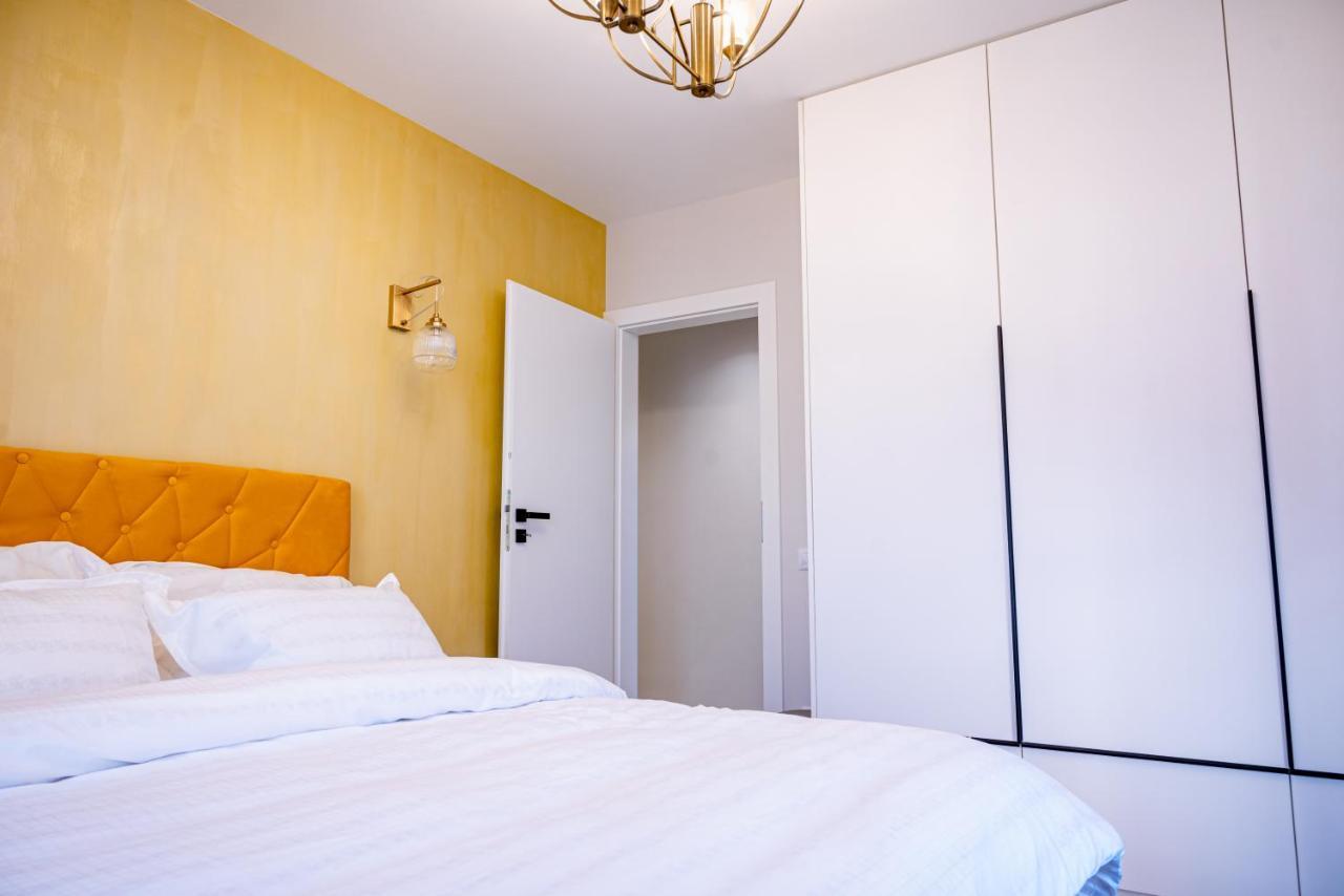 Papi House Lägenhet Targoviste Exteriör bild