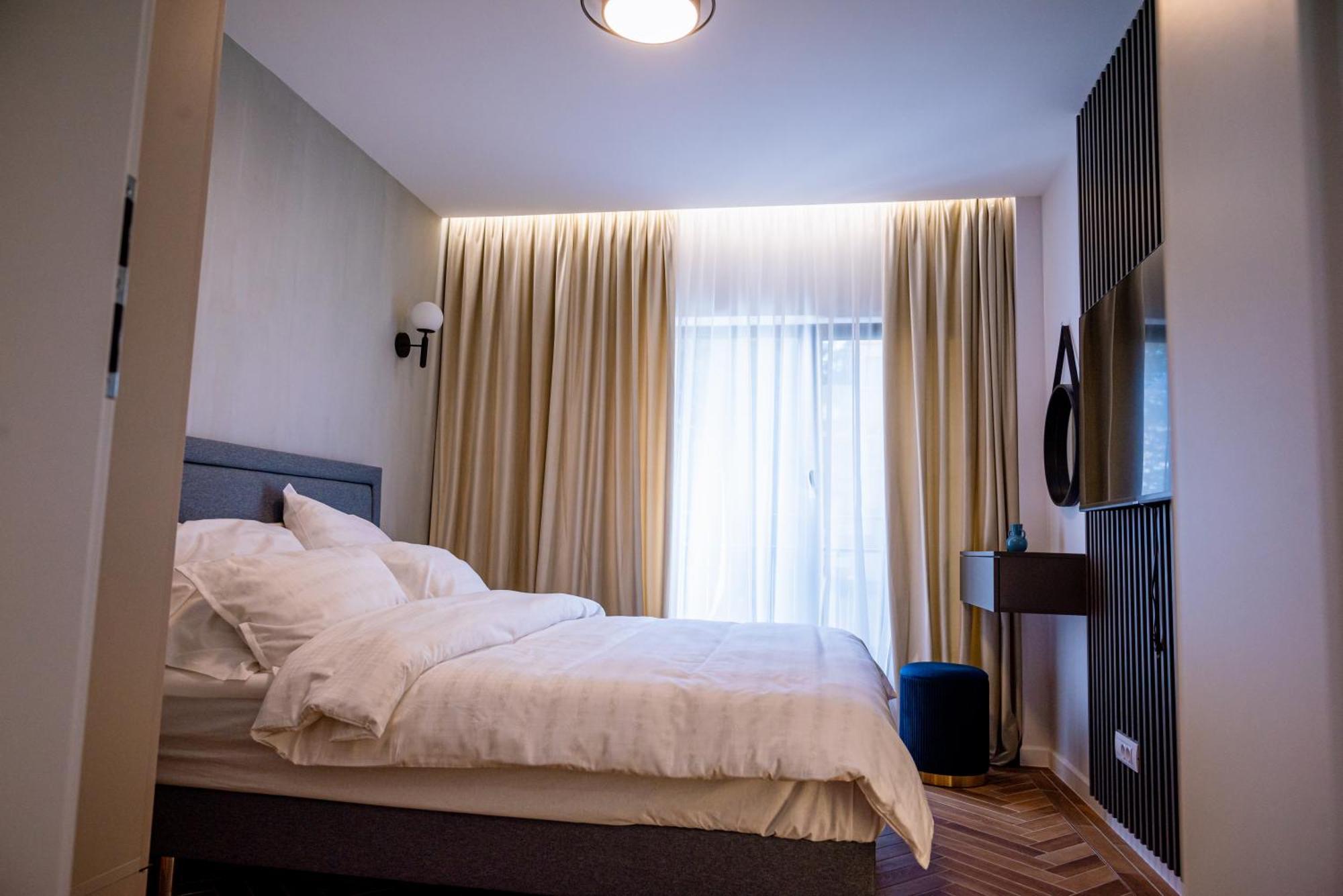 Papi House Lägenhet Targoviste Exteriör bild